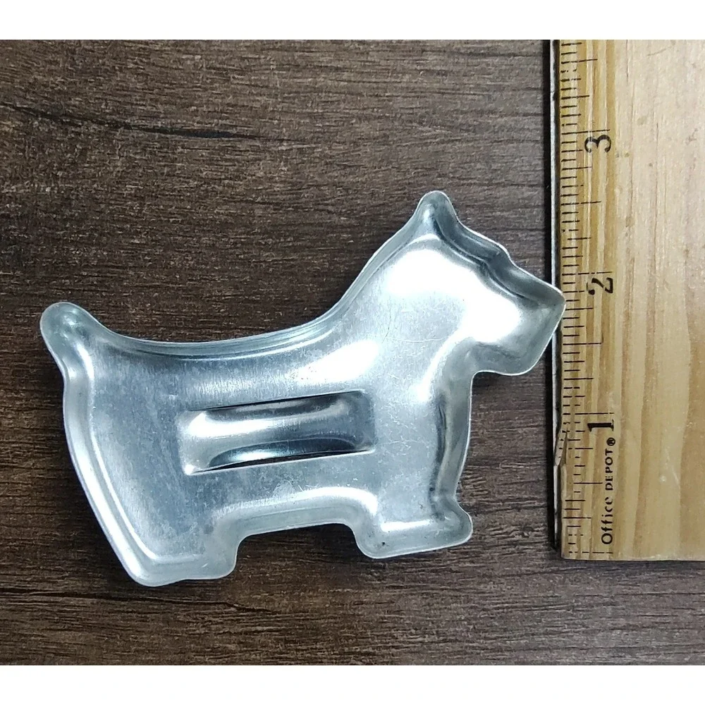 VINTAGE SCOTTY DOG CHRISTMAS ALUMINUM COOKIE CUTTER A14